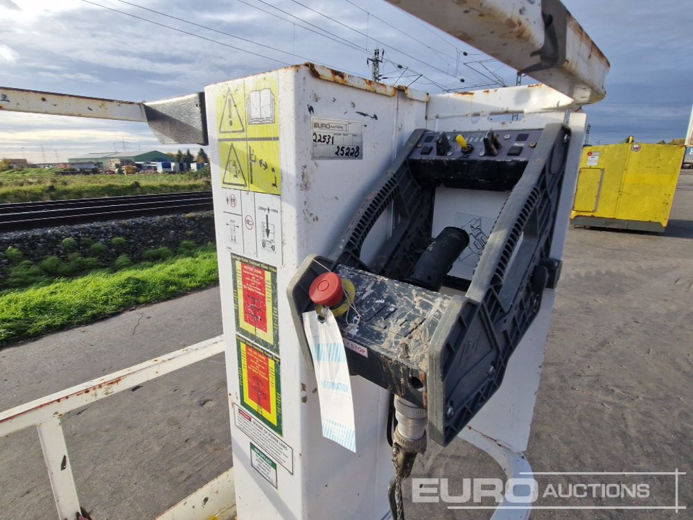 منصة جومحمولةية 2014 JLG 1230ES: صورة 12