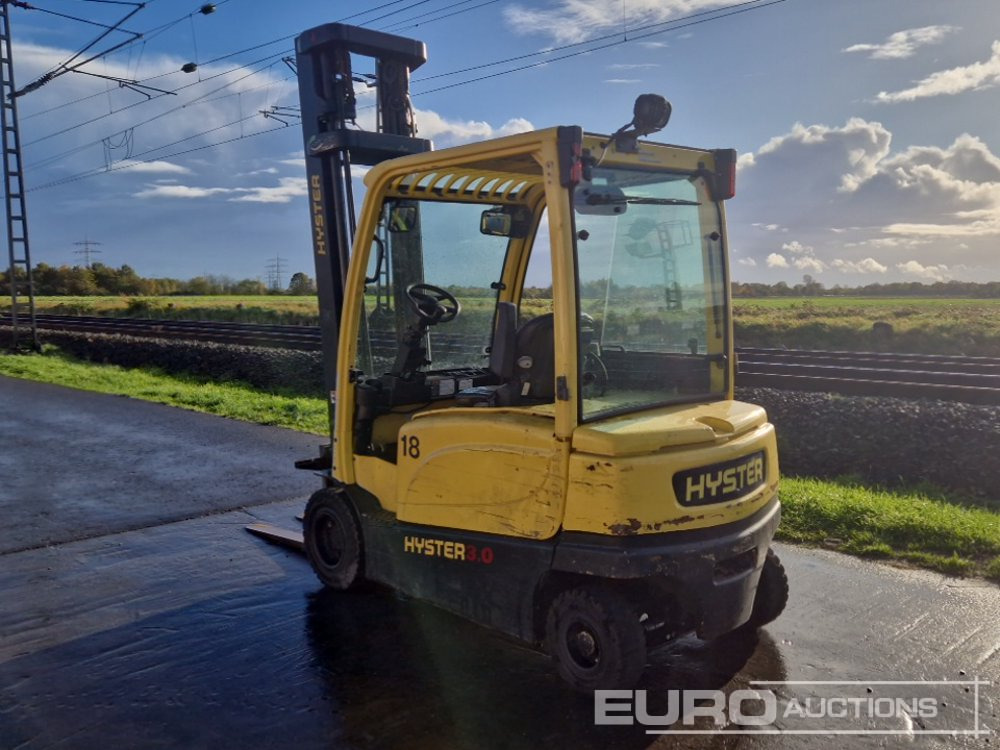 2016 Hyster J3.0XN 3 Ton Electric Forklift, 2 Stage Mast, Forks, - رافعة شوكية كهربائية: صورة 3 2016 Hyster J3.0XN 3 Ton Electric Forklift, 2 Stage Mast, Forks, - رافعة شوكية كهربائية: صورة 3