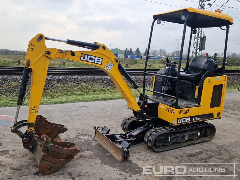 2022 JCB 19C-1 - حفار صغير: صورة 1 2022 JCB 19C-1 - حفار صغير: صورة 1
