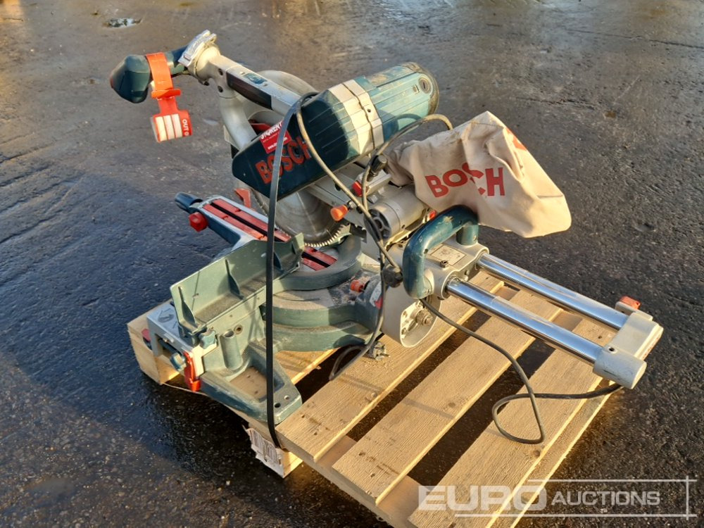 Bosch Mitre Saw - معدات الانشاءات: صورة 2 Bosch Mitre Saw - معدات الانشاءات: صورة 2