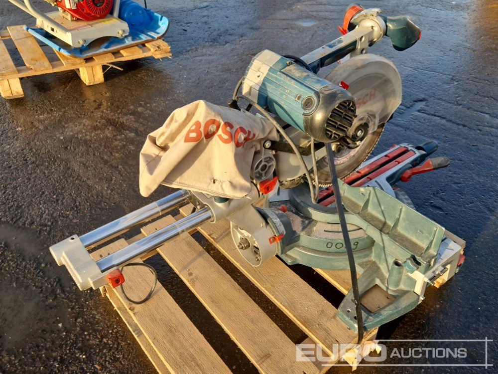 Bosch Mitre Saw - معدات الانشاءات: صورة 3 Bosch Mitre Saw - معدات الانشاءات: صورة 3