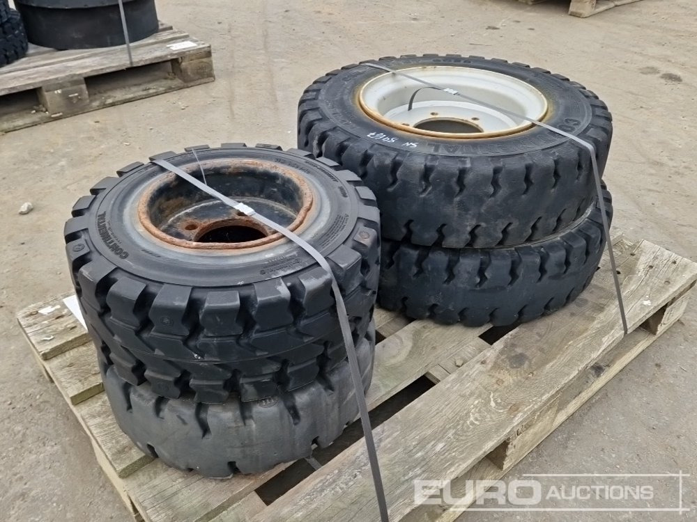 Continental Various Tyres (4 of) - إطارات: صورة 1 Continental Various Tyres (4 of) - إطارات: صورة 1