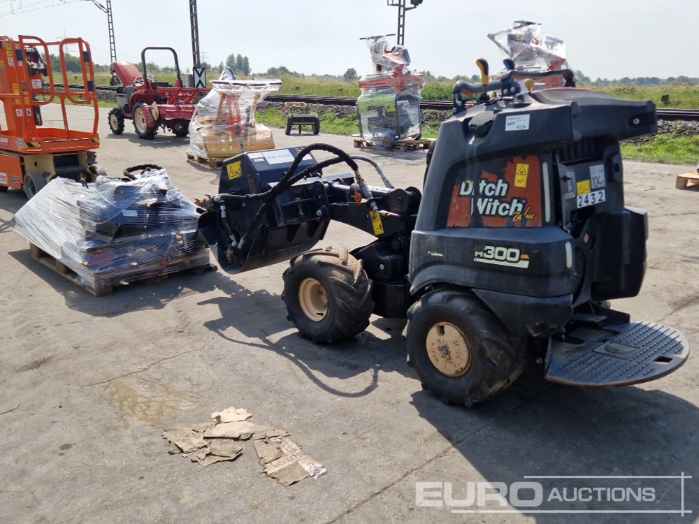 Ditch Witch R300 - حفار خنادق: صورة 3 Ditch Witch R300 - حفار خنادق: صورة 3