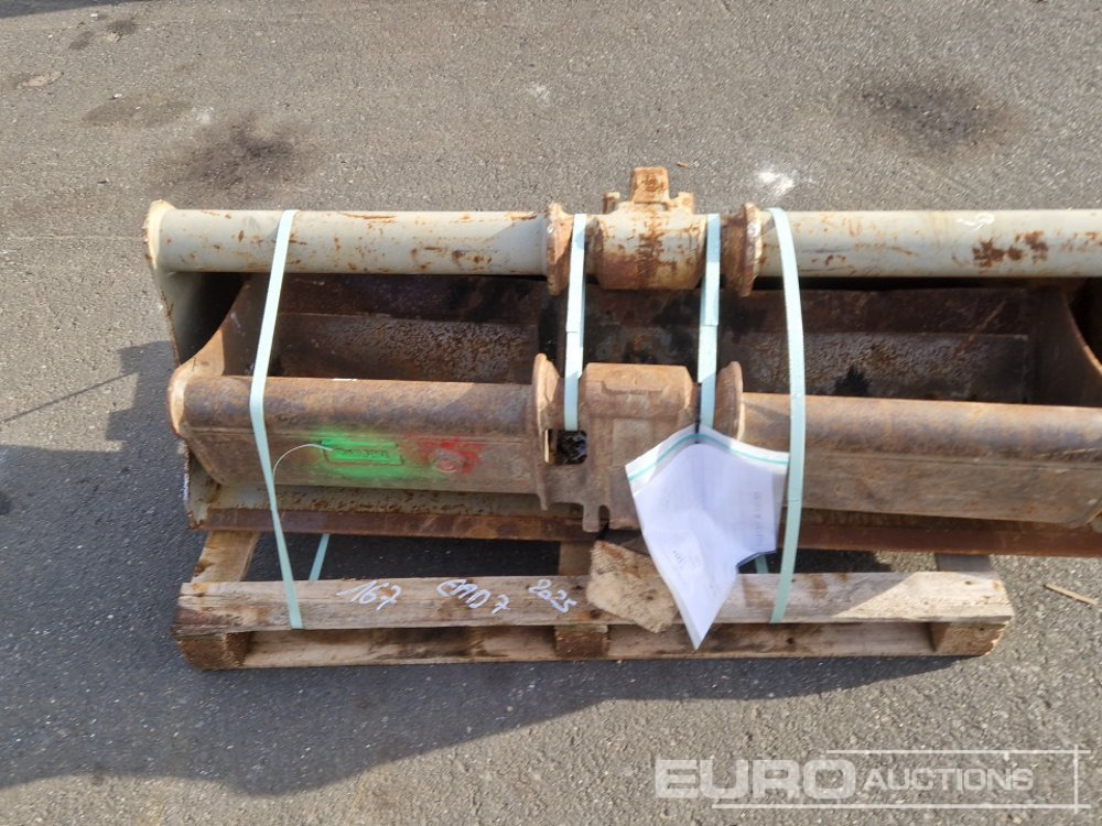 Ditching Buckets, MORIN (2 of) - بكت: صورة 5 Ditching Buckets, MORIN (2 of) - بكت: صورة 5