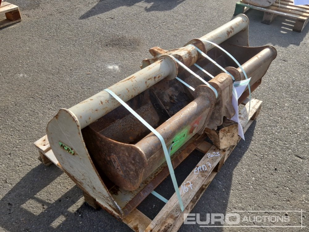 Ditching Buckets, MORIN (2 of) - بكت: صورة 4 Ditching Buckets, MORIN (2 of) - بكت: صورة 4