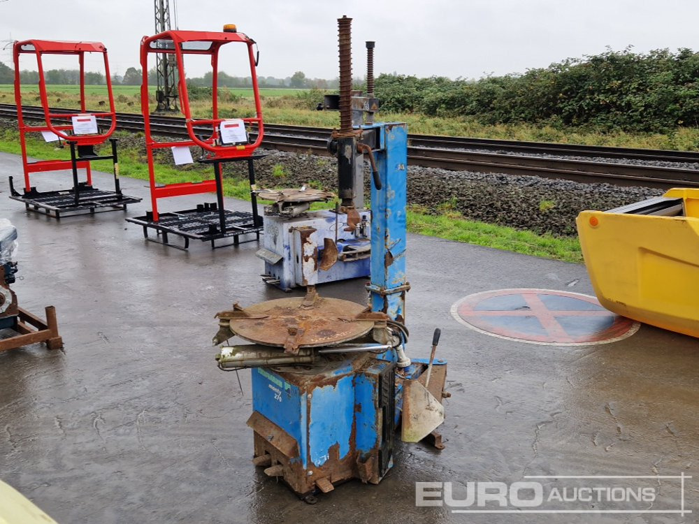 Hofmann Monty 270 Tyre Changer - معدات الانشاءات: صورة 1 Hofmann Monty 270 Tyre Changer - معدات الانشاءات: صورة 1
