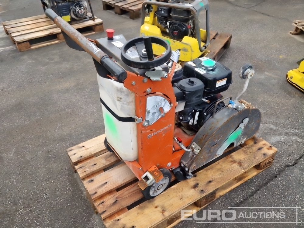 Husqvarna FS400LV - معــدات الاسفلت: صورة 3 Husqvarna FS400LV - معــدات الاسفلت: صورة 3
