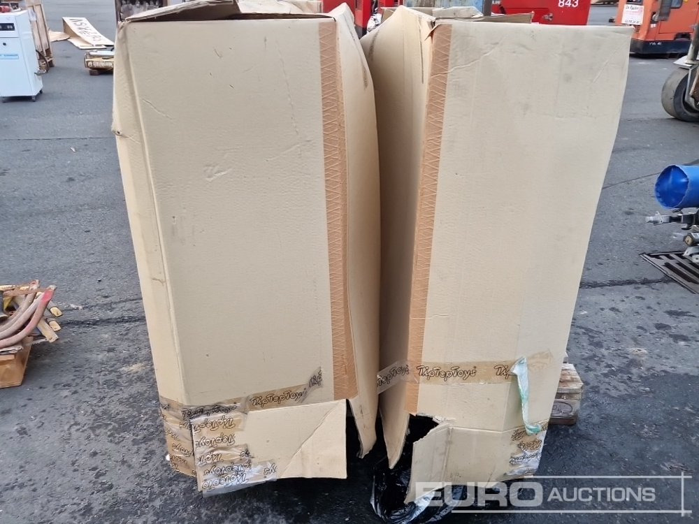 Ironing Board (2 of) - معدات الانشاءات: صورة 3 Ironing Board (2 of) - معدات الانشاءات: صورة 3