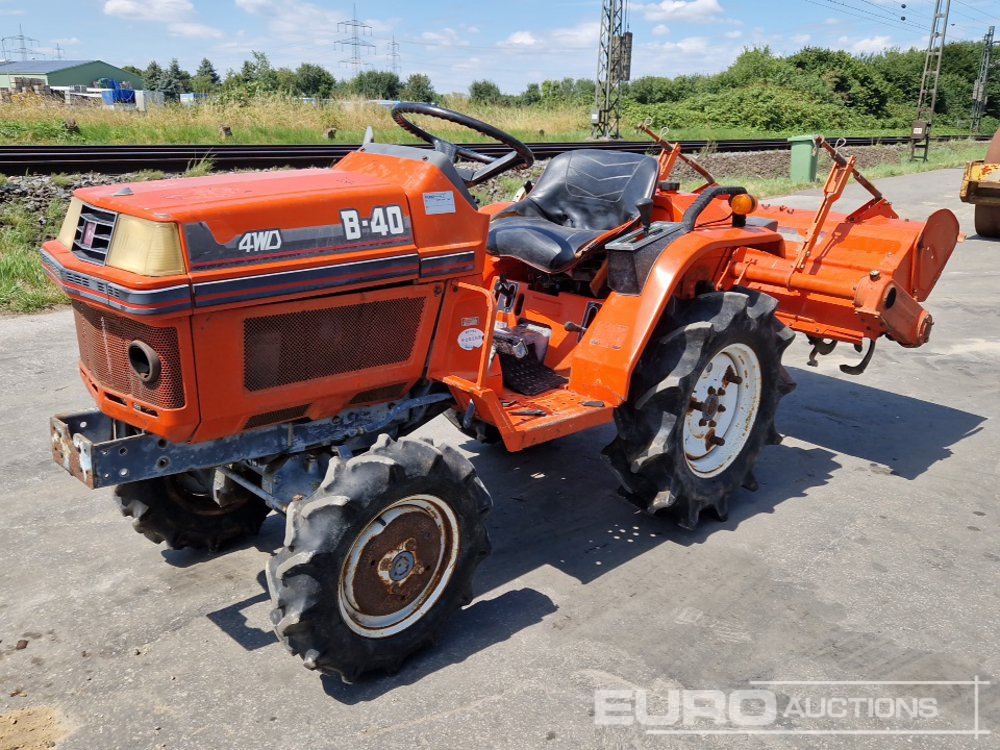 Kubota B40 - جرار صغير: صورة 1 Kubota B40 - جرار صغير: صورة 1