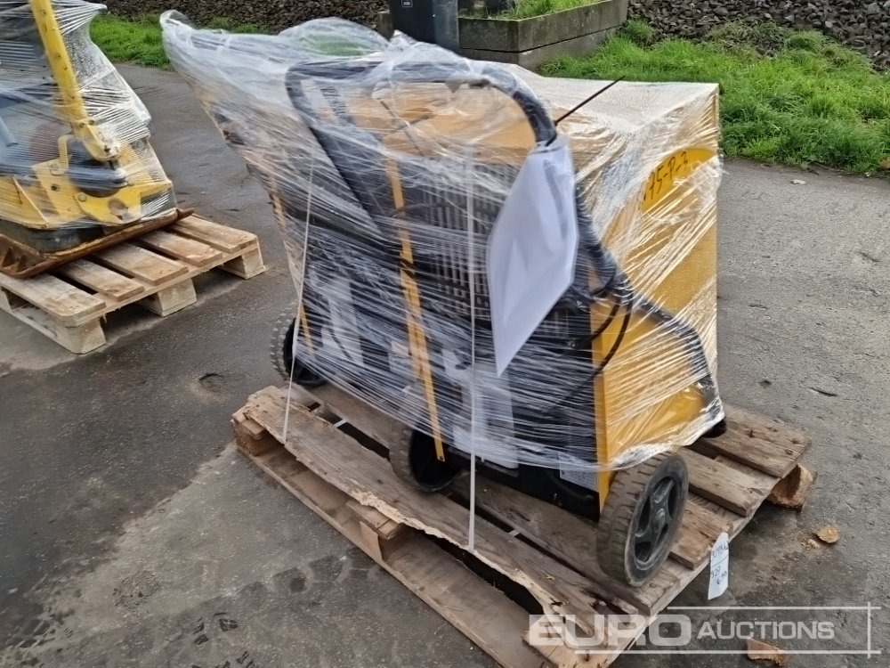 Master DH44 Dehumidifier (2 of) - معدات التكييف: صورة 3 Master DH44 Dehumidifier (2 of) - معدات التكييف: صورة 3