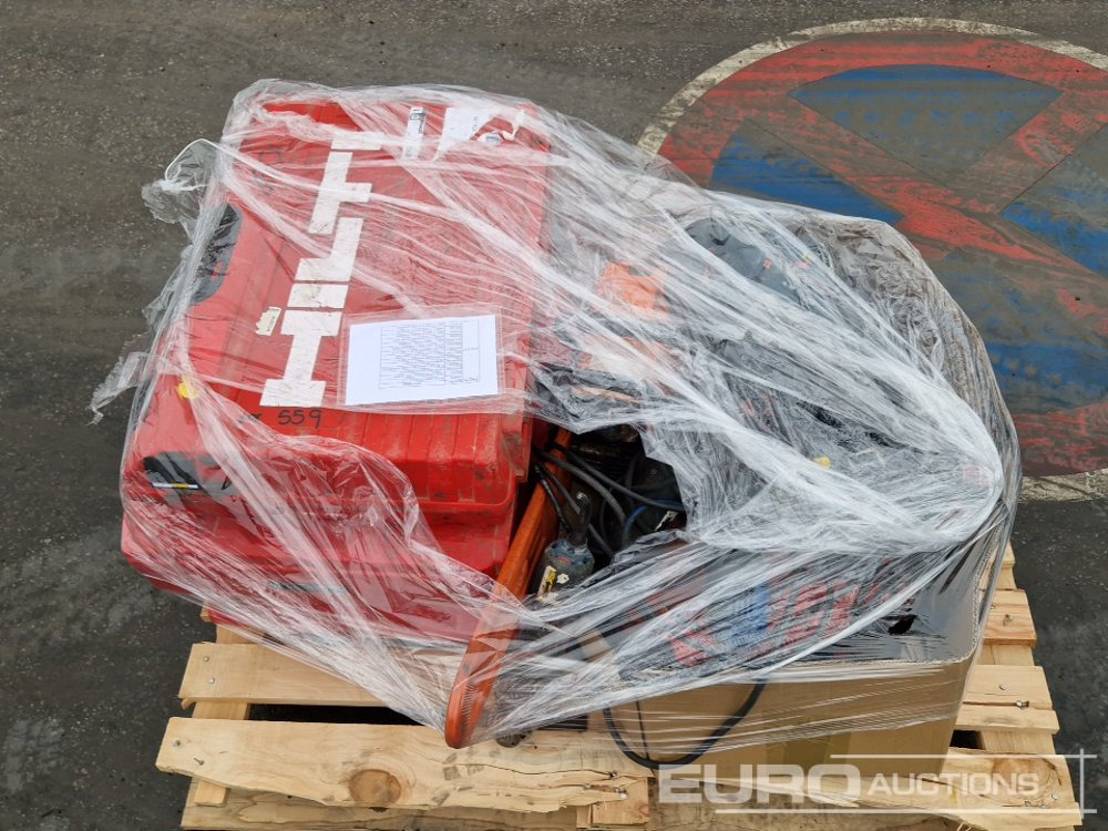 Palllet of Assorted Electric Tools, Demolition Hammer, Grinder, Hammer Drill, Chainsaw, Rotary Hammer - معدات الانشاءات: صورة 1 Palllet of Assorted Electric Tools, Demolition Hammer, Grinder, Hammer Drill, Chainsaw, Rotary Hammer - معدات الانشاءات: صورة 1
