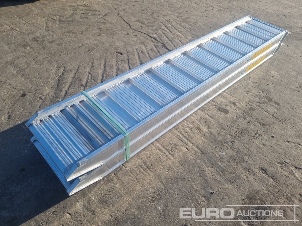 Unused 148.30L Aluminium Loading Rampes (2 of) 9000kg Capacity, 3000mm Length - منحدر تحميل: صورة 1 Unused 148.30L Aluminium Loading Rampes (2 of) 9000kg Capacity, 3000mm Length - منحدر تحميل: صورة 1