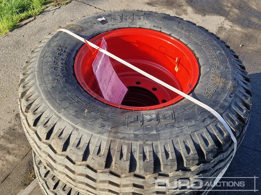 Unused BTK 16.0/70-20 (400/70-20) Tyres on Rims (2 of) - إطارات: صورة 4 Unused BTK 16.0/70-20 (400/70-20) Tyres on Rims (2 of) - إطارات: صورة 4