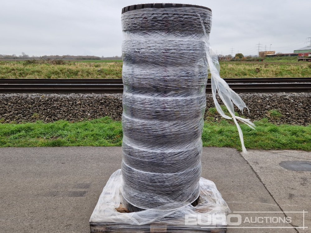 Unused Tyre to suit Wacker Neuson EW65 (4 of) - إطارات: صورة 1 Unused Tyre to suit Wacker Neuson EW65 (4 of) - إطارات: صورة 1