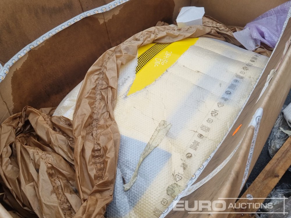 Unused Wacker Neuson Engine Cover - غطاء السيارة - آلات الإنشاء: صورة 3 Unused Wacker Neuson Engine Cover - غطاء السيارة - آلات الإنشاء: صورة 3