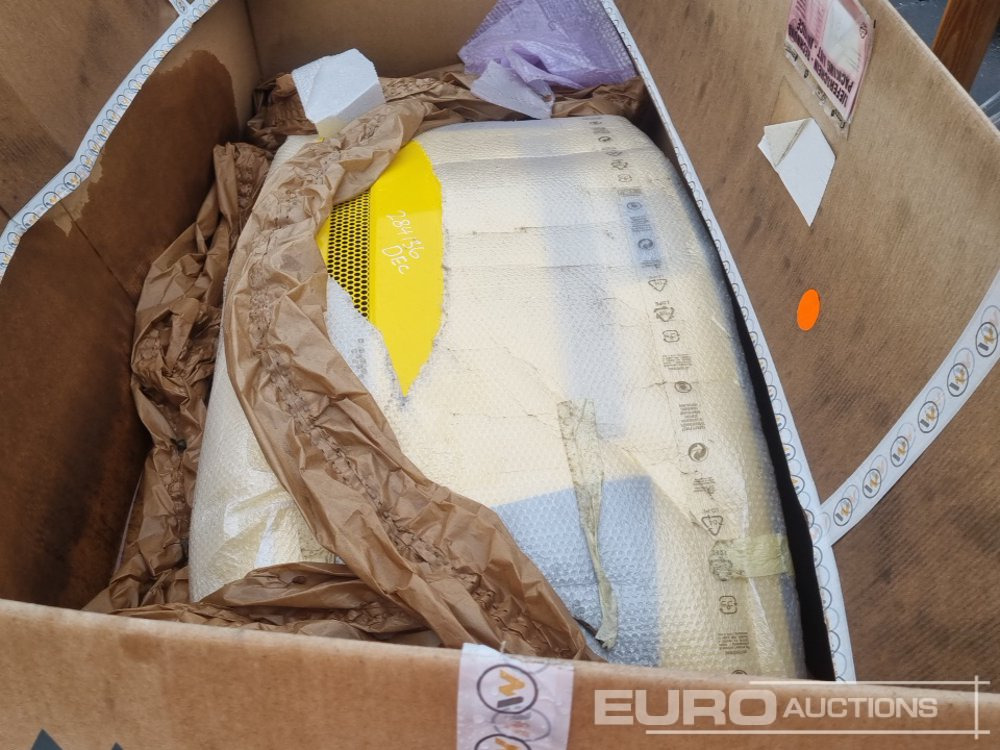 Unused Wacker Neuson Engine Cover - غطاء السيارة - آلات الإنشاء: صورة 2 Unused Wacker Neuson Engine Cover - غطاء السيارة - آلات الإنشاء: صورة 2