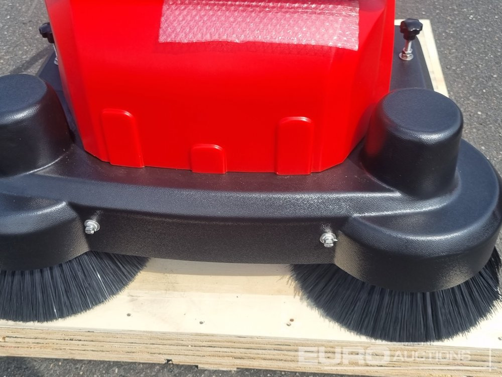 Unused Walk Behind Sweeper - كناسة المناطق الصناعية: صورة 5 Unused Walk Behind Sweeper - كناسة المناطق الصناعية: صورة 5