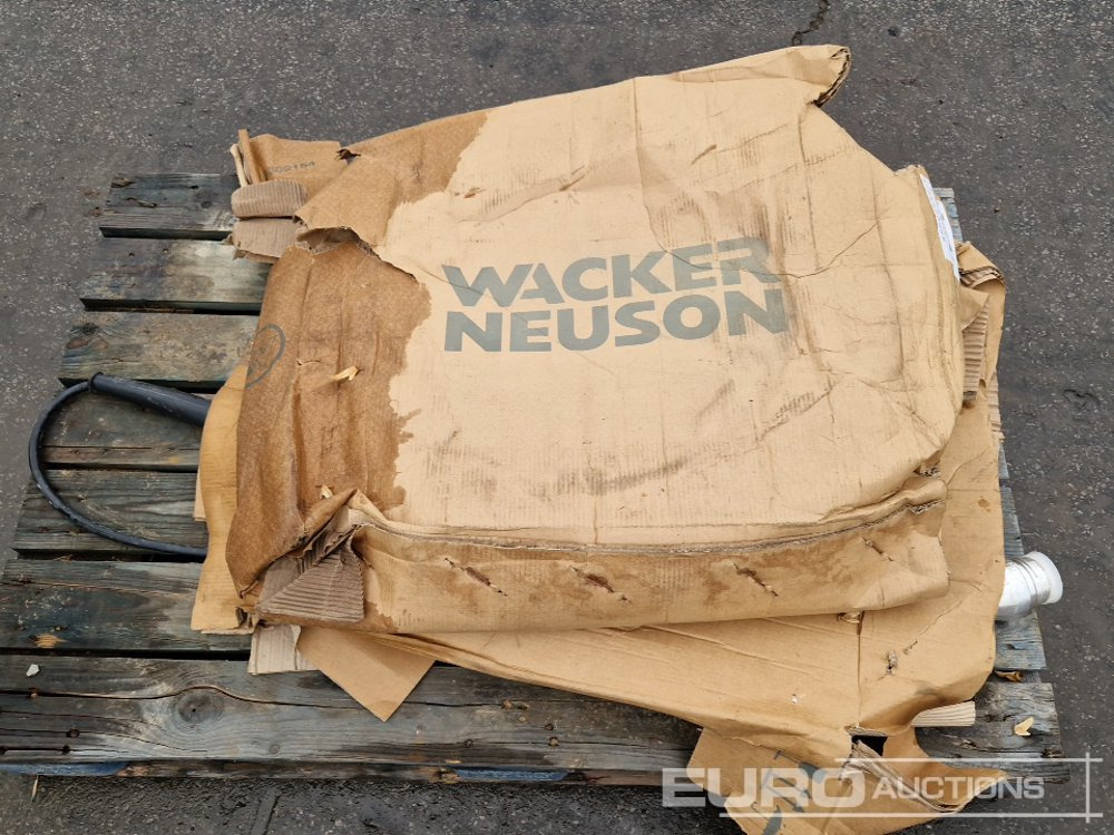 Wacker Neuson Concrete Vibrator (10 Metre) 58cm Radius - معدات الانشاءات: صورة 1 Wacker Neuson Concrete Vibrator (10 Metre) 58cm Radius - معدات الانشاءات: صورة 1