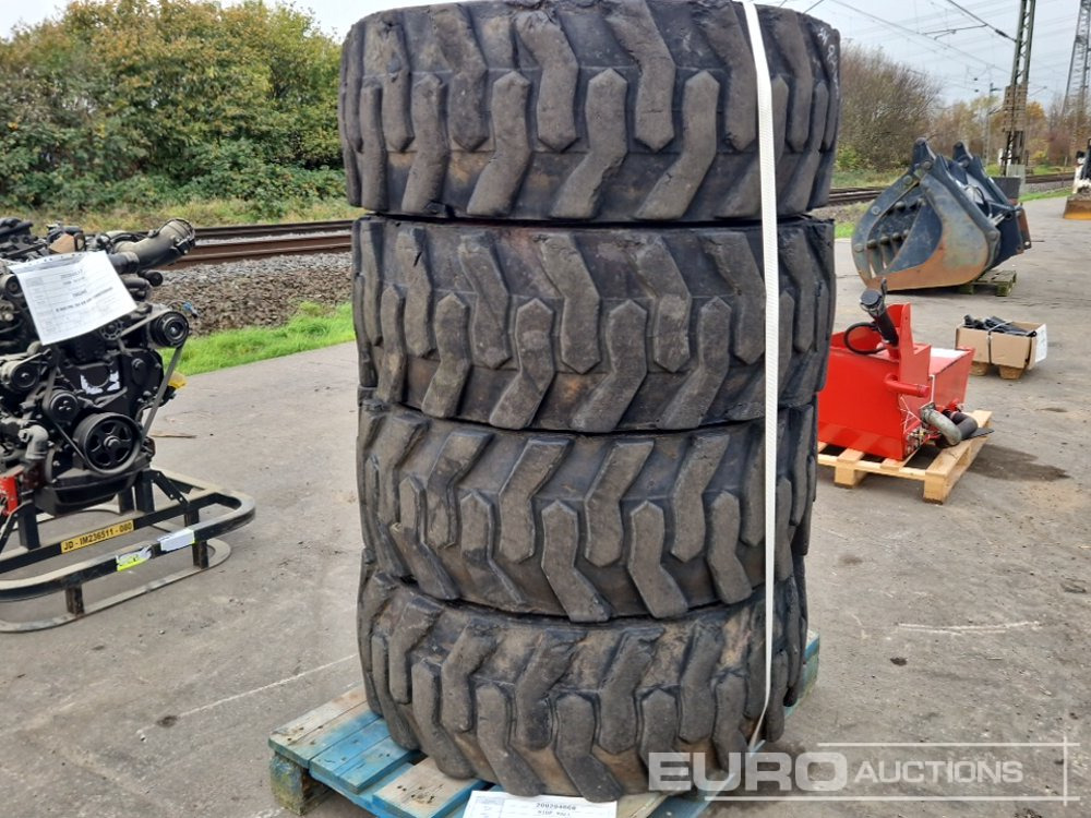 Wide Wall 345/45-28 Tyres on Rims (4 of) - إطارات: صورة 4 Wide Wall 345/45-28 Tyres on Rims (4 of) - إطارات: صورة 4