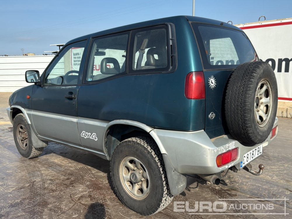 1995 Nissan Terrano II - سيارة دفع رباعي: صورة 3 1995 Nissan Terrano II - سيارة دفع رباعي: صورة 3