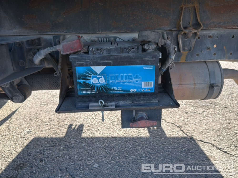 شاحنات مسطحة 1999 Nissan Cabstar: صورة 28 شاحنات مسطحة 1999 Nissan Cabstar: صورة 28