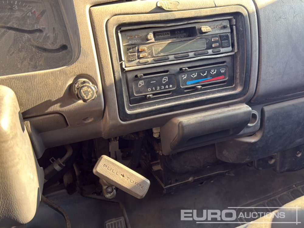 شاحنات مسطحة 1999 Nissan Cabstar: صورة 23 شاحنات مسطحة 1999 Nissan Cabstar: صورة 23