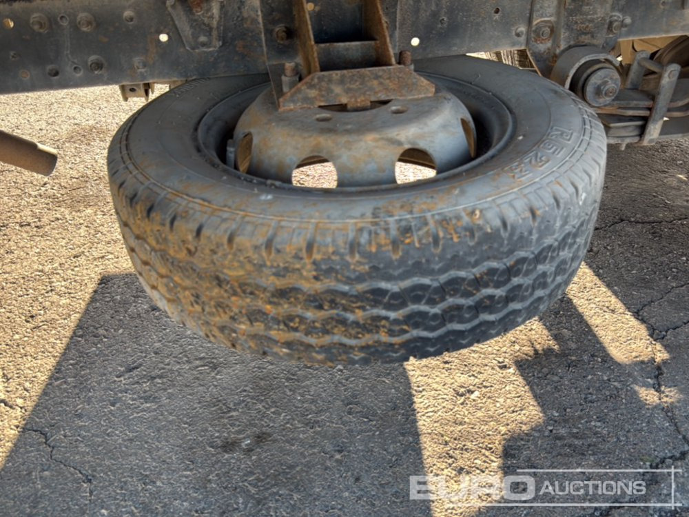 شاحنات مسطحة 1999 Nissan Cabstar: صورة 10 شاحنات مسطحة 1999 Nissan Cabstar: صورة 10