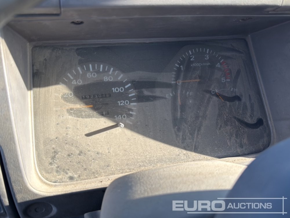 شاحنات مسطحة 1999 Nissan Cabstar: صورة 21 شاحنات مسطحة 1999 Nissan Cabstar: صورة 21