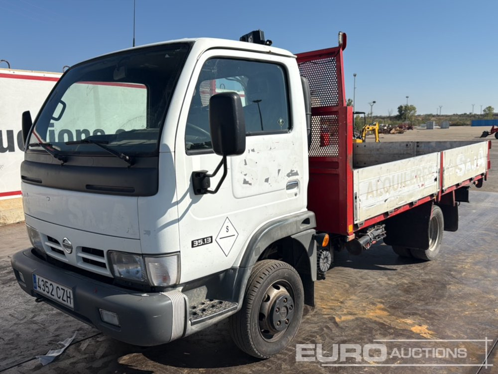 2004 Nissan Cabstar - شاحنات مسطحة: صورة 1 2004 Nissan Cabstar - شاحنات مسطحة: صورة 1