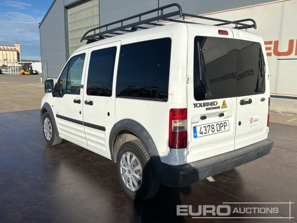 2005 Ford Transit Connect - شاحنة توصيل مغلقة: صورة 3 2005 Ford Transit Connect - شاحنة توصيل مغلقة: صورة 3