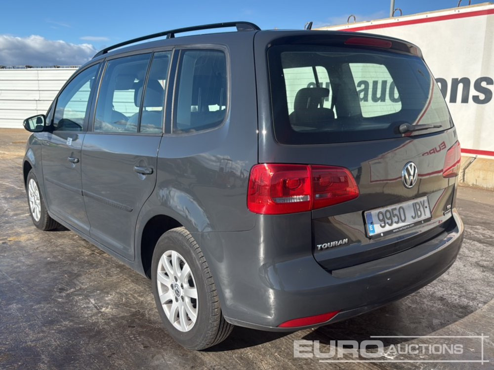 2015 Volkswagen Touran - سيارة: صورة 3 2015 Volkswagen Touran - سيارة: صورة 3