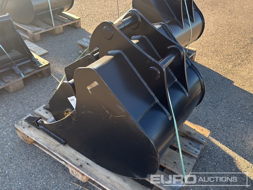 Bucket LGT000BA4075QSV to Suit 6-10 Ton Excavator (S/N 1181858), Bucket H04-0600 to Suit QR40 (S/N 1084900) - بكت: صورة 3 Bucket LGT000BA4075QSV to Suit 6-10 Ton Excavator (S/N 1181858), Bucket H04-0600 to Suit QR40 (S/N 1084900) - بكت: صورة 3