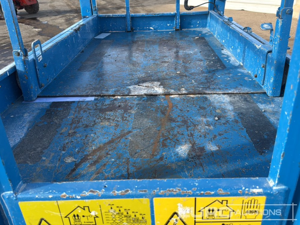 منصة جومحمولةية Genie GS-3246: صورة 14 منصة جومحمولةية Genie GS-3246: صورة 14