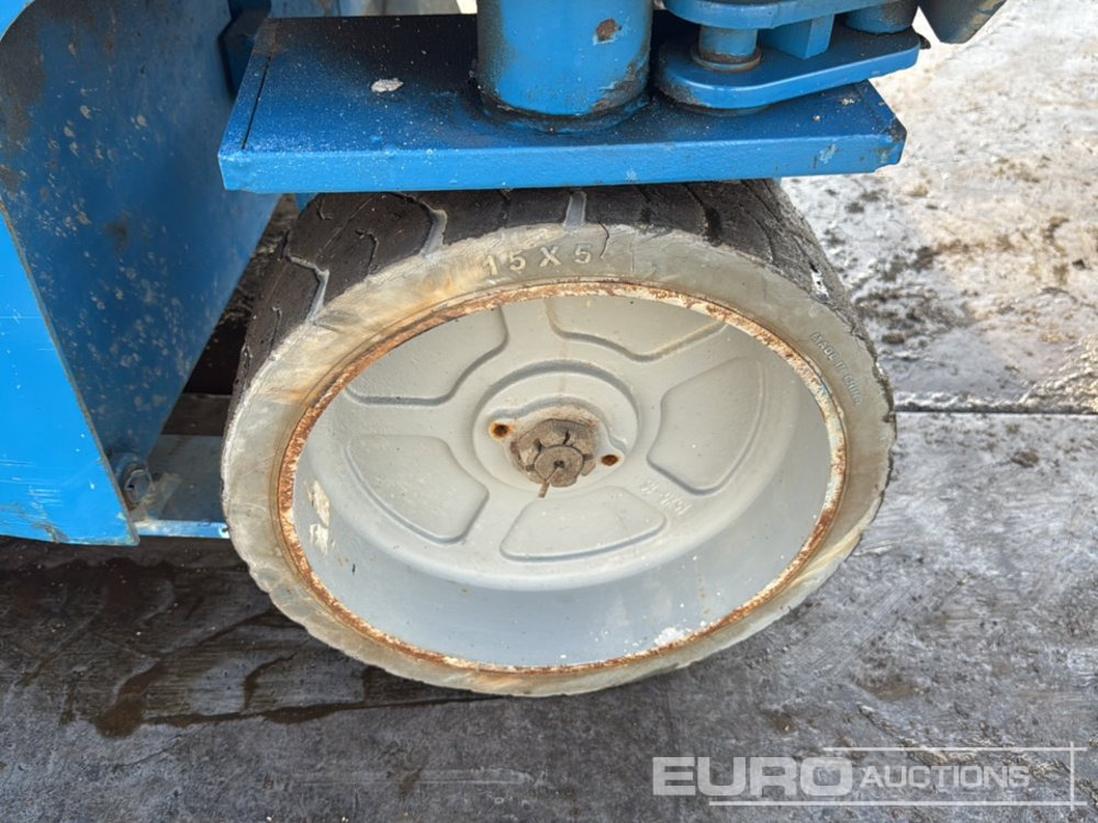 منصة جومحمولةية Genie GS-3246: صورة 10 منصة جومحمولةية Genie GS-3246: صورة 10