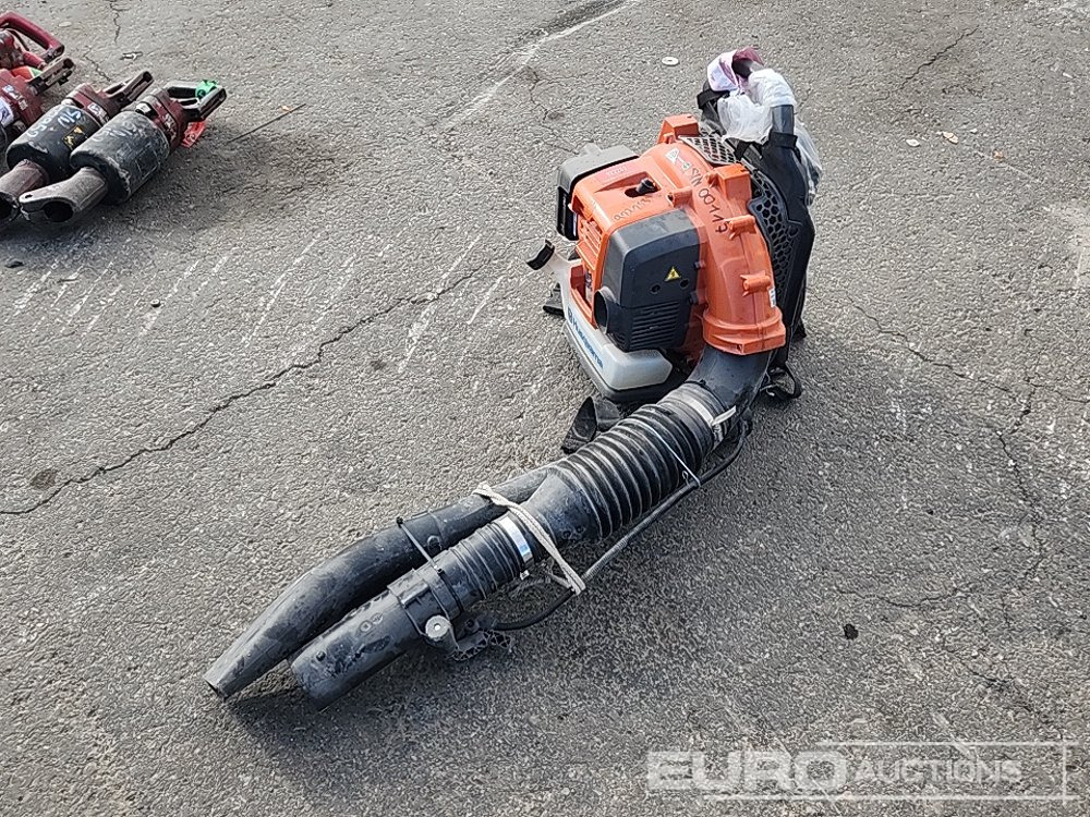 Husqvarna Leaf Blower - معدات الانشاءات: صورة 2 Husqvarna Leaf Blower - معدات الانشاءات: صورة 2