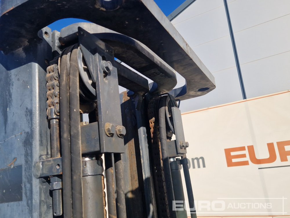 رافعة شوكية Nissan 25: صورة 20