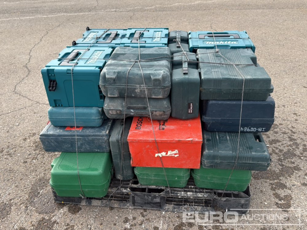 Pallet of Assorted Empty Case for Makita & Bosch - معدات الانشاءات: صورة 5 Pallet of Assorted Empty Case for Makita & Bosch - معدات الانشاءات: صورة 5
