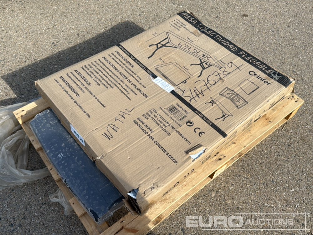 Pallet of Folding Table (2 of) - معدات الانشاءات: صورة 1 Pallet of Folding Table (2 of) - معدات الانشاءات: صورة 1