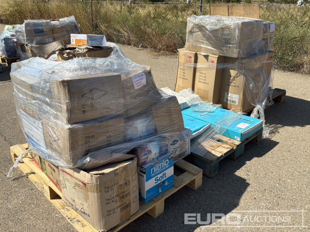 Pallet of Outdoor Chair and Table Set, Garden Umbrellas, Bed Bases (8 of), Fans (2 of). - أدوات ومعدات: صورة 5 Pallet of Outdoor Chair and Table Set, Garden Umbrellas, Bed Bases (8 of), Fans (2 of). - أدوات ومعدات: صورة 5