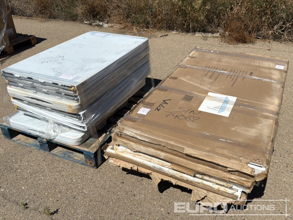 Pallet of Tables (14 of) - أدوات ومعدات: صورة 2 Pallet of Tables (14 of) - أدوات ومعدات: صورة 2