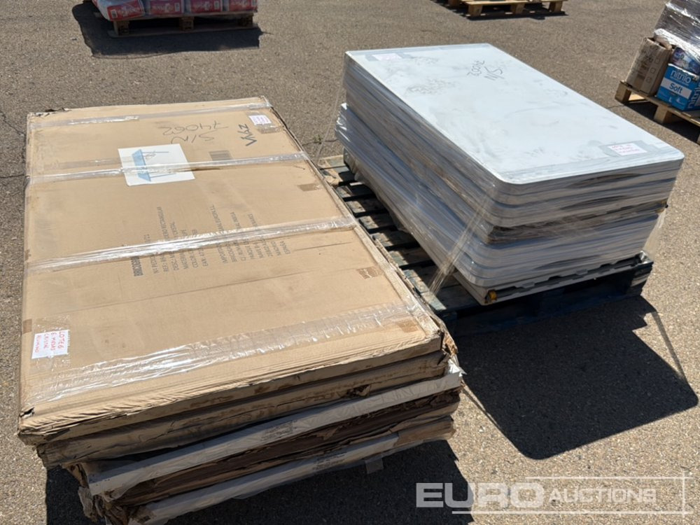 Pallet of Tables (14 of) - أدوات ومعدات: صورة 3 Pallet of Tables (14 of) - أدوات ومعدات: صورة 3