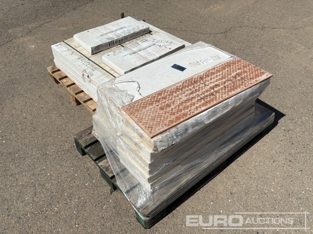 Pallet of Tiles (2 of) - أدوات ومعدات: صورة 4 Pallet of Tiles (2 of) - أدوات ومعدات: صورة 4