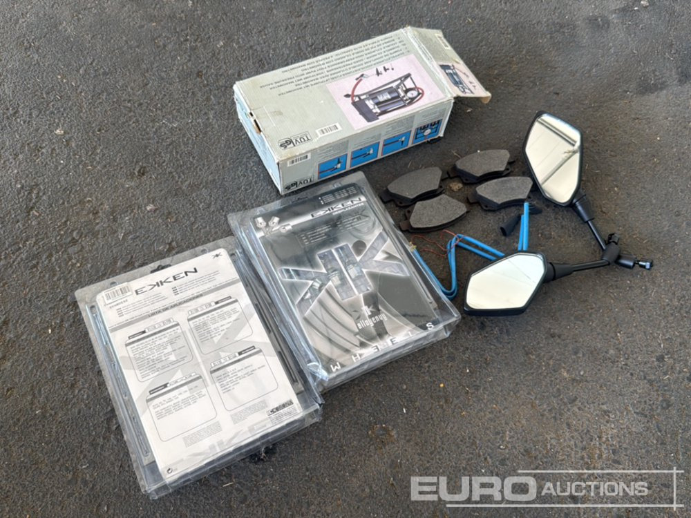 Set of Foot Pump, Brake Pads, Adjusting Taper Bolts (2 of), Motorbike Mirror - معدات الانشاءات: صورة 1 Set of Foot Pump, Brake Pads, Adjusting Taper Bolts (2 of), Motorbike Mirror - معدات الانشاءات: صورة 1