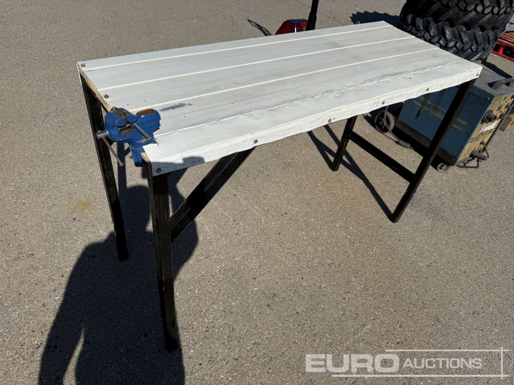Workbench, Metal Vise - معدات الانشاءات: صورة 3 Workbench, Metal Vise - معدات الانشاءات: صورة 3