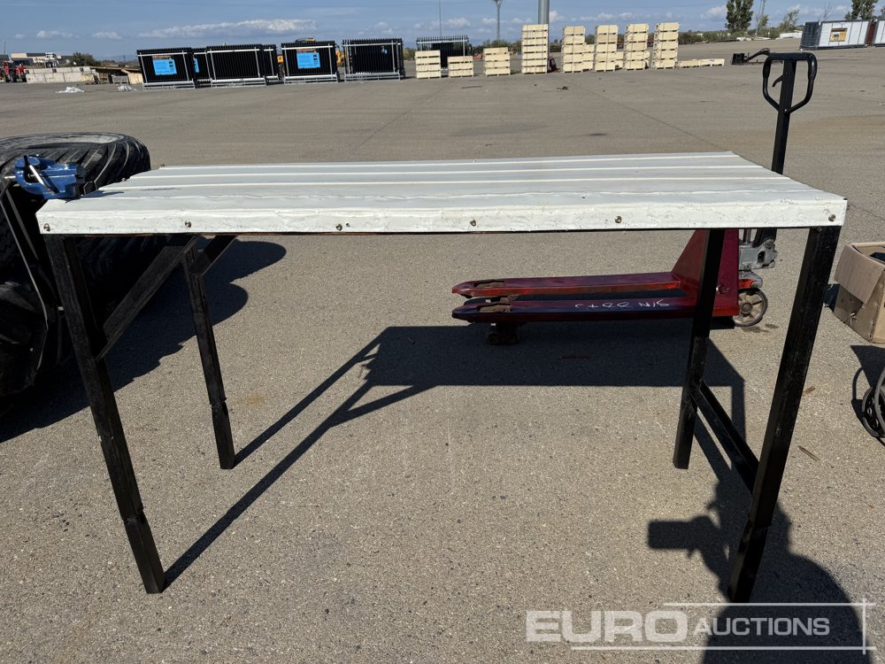 Workbench, Metal Vise - معدات الانشاءات: صورة 4 Workbench, Metal Vise - معدات الانشاءات: صورة 4