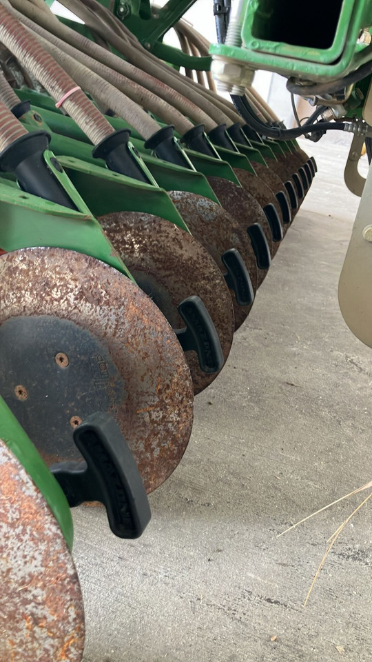 Amazone AD-P 3000 Spezial - آلة البذر: صورة 4 Amazone AD-P 3000 Spezial - آلة البذر: صورة 4