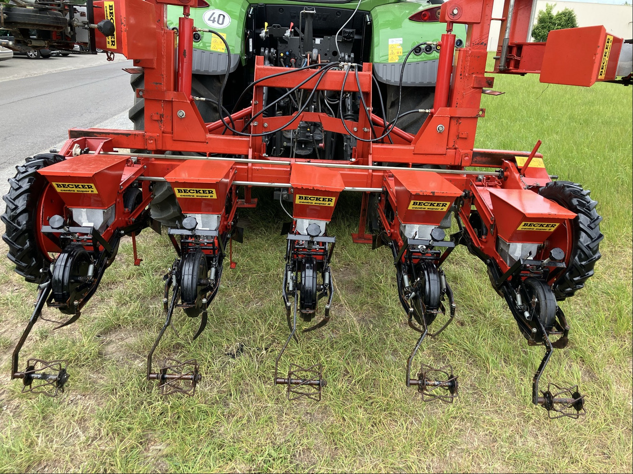Becker Rübendrille 12 Reihen - آلة البذر: صورة 1 Becker Rübendrille 12 Reihen - آلة البذر: صورة 1