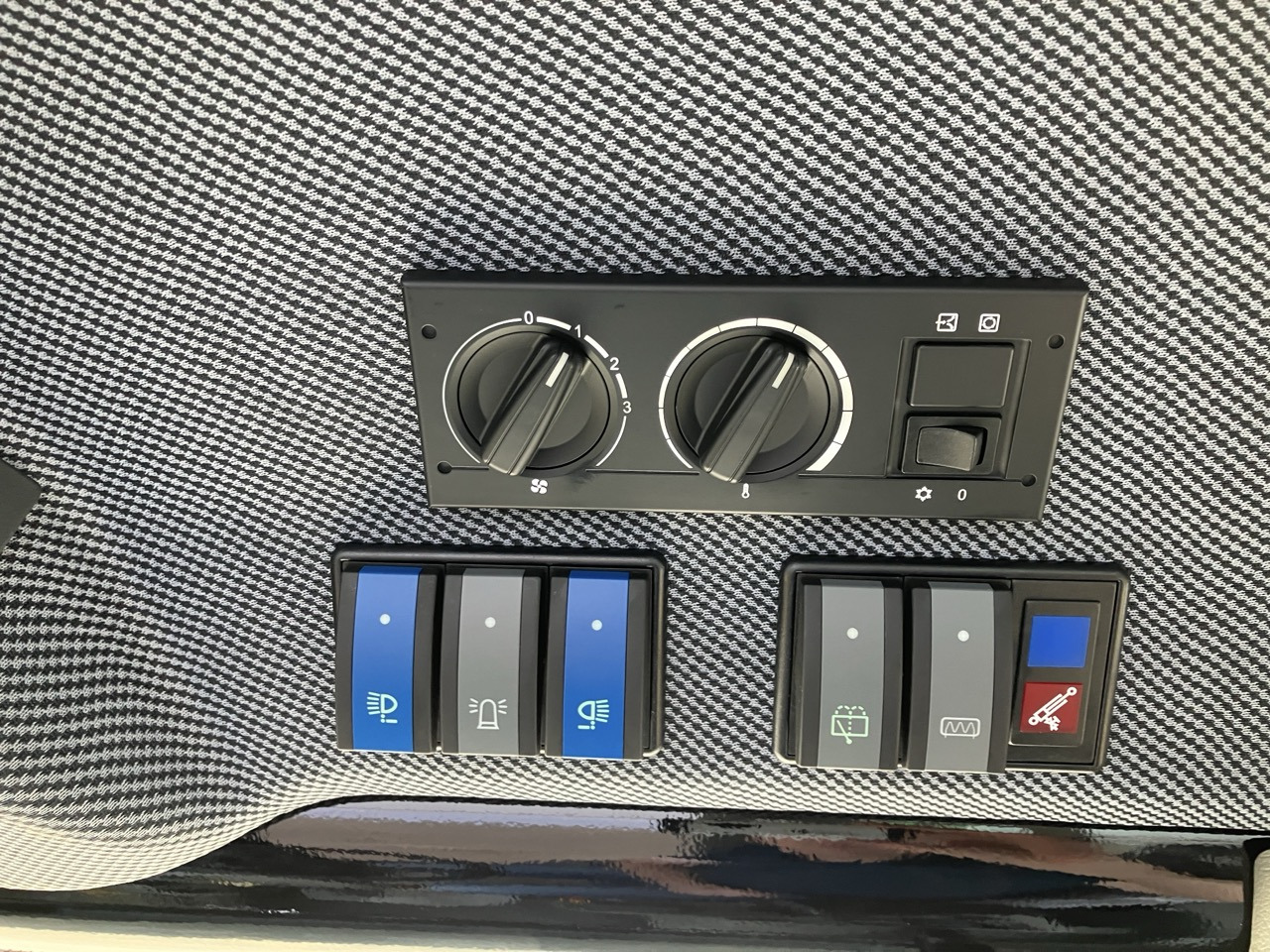 Caterpillar Zeppelin ZL60T - اللودر: صورة 2 Caterpillar Zeppelin ZL60T - اللودر: صورة 2