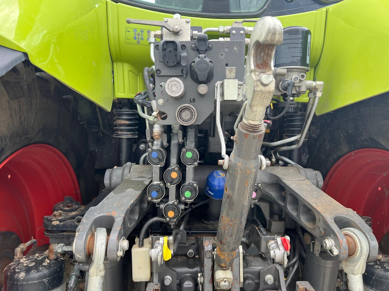 Claas Axion 870 CMatic - جرار: صورة 5 Claas Axion 870 CMatic - جرار: صورة 5