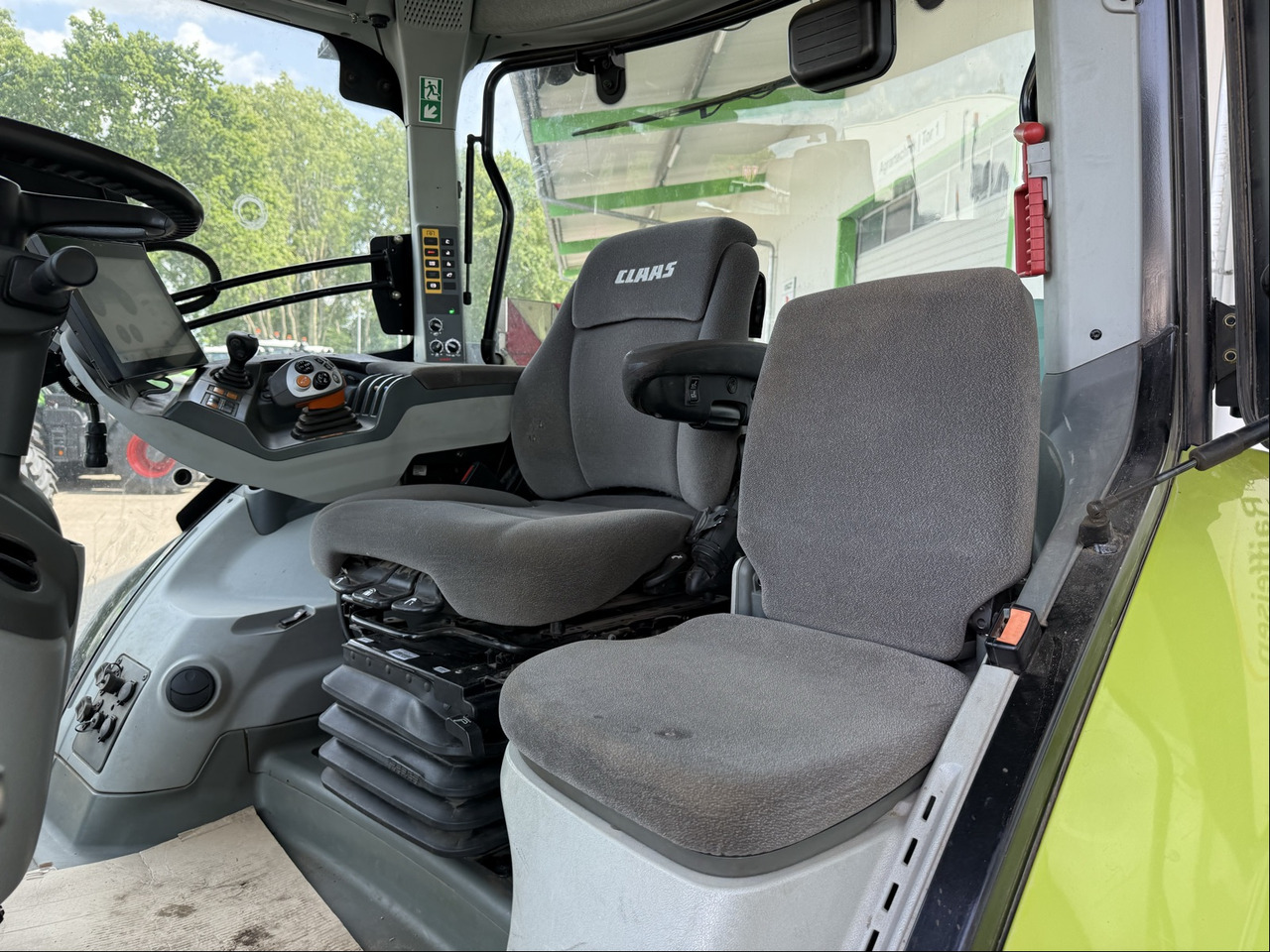 جرار Claas Axion 960: صورة 12